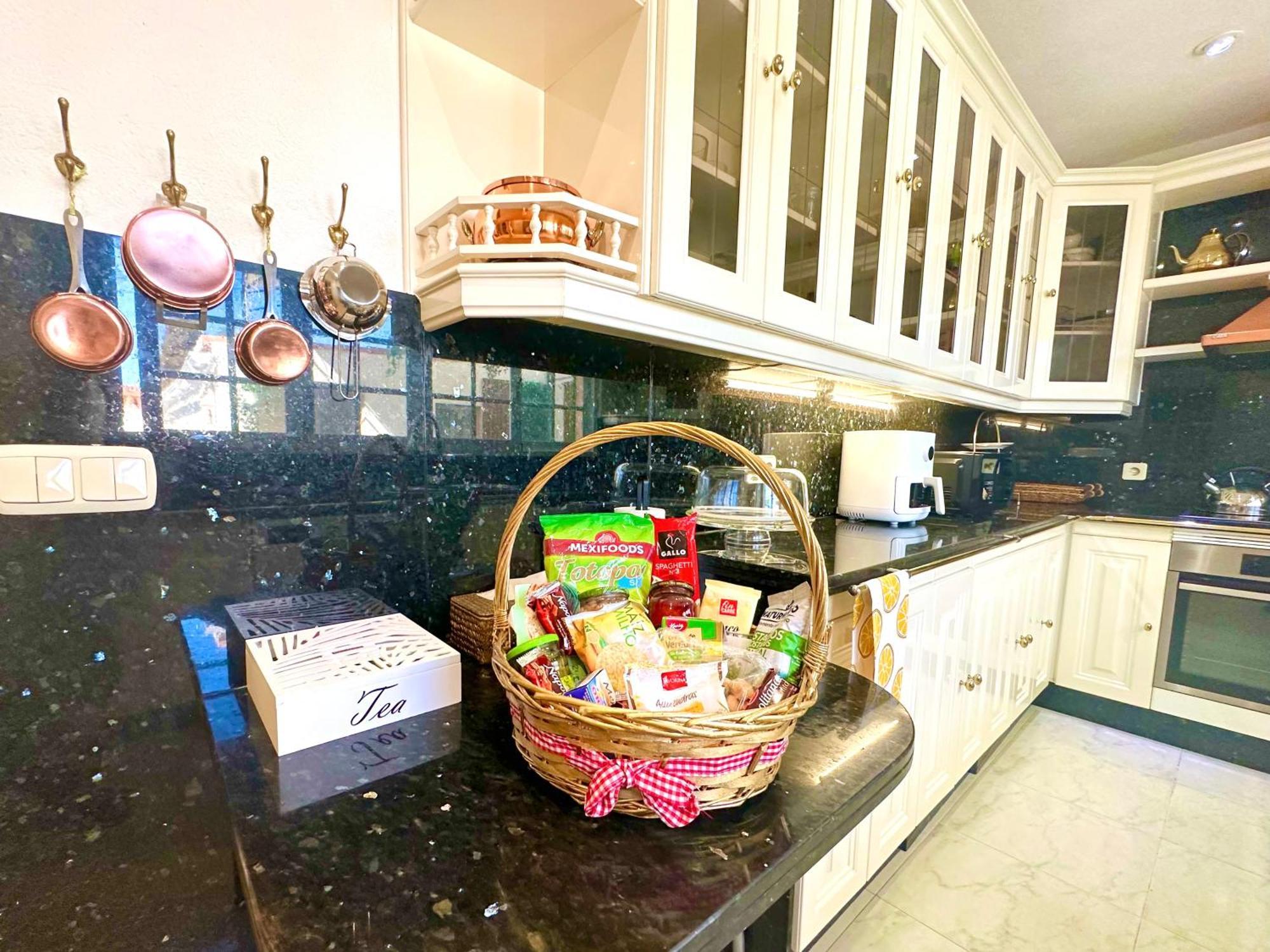 Villa Casacara Marbella Beachside Costabella -Spain Zewnętrze zdjęcie